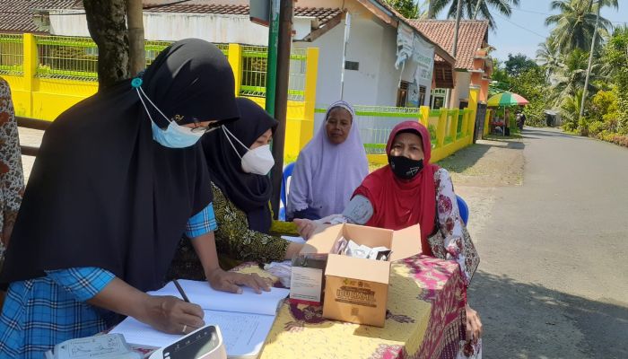 KEGIATAN RUTIN POSBINDU DESA TEGALREJO 01
