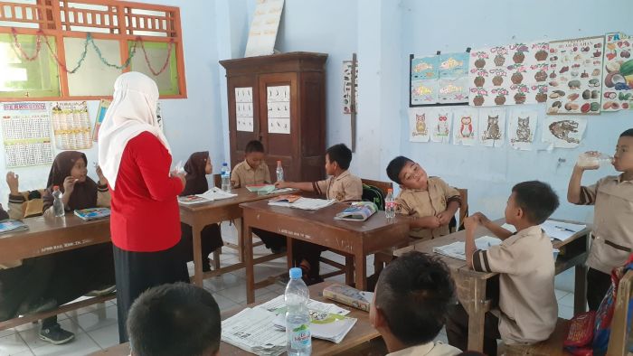 PEMBERIAN OBAT CACING UNTUK ANAK TK DAN SD